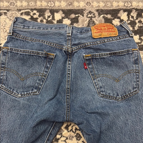 Blue Levi’s Denim Jeans - Picture 2 of 3